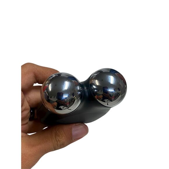 NuFace Mini+ in Midnight Black Facial Toning Device - Picture 7 of 9